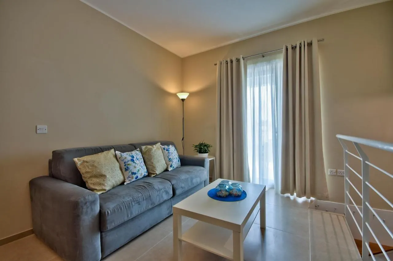 Spinola Park - Duplex Top Floor Apartment With Terrace Saint Julian's